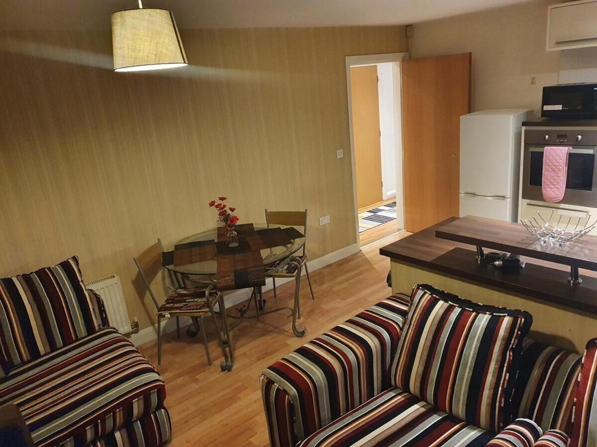 Two Bedroom Apartment, Free Parking, Close To Uclan And Free Wifi Preston  Eksteriør bilde