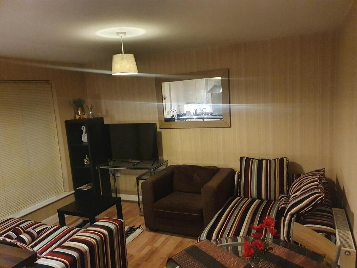 Two Bedroom Apartment, Free Parking, Close To Uclan And Free Wifi Preston  Eksteriør bilde