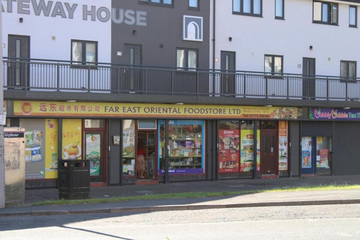 Two Bedroom Apartment, Free Parking, Close To Uclan And Free Wifi Preston  Eksteriør bilde