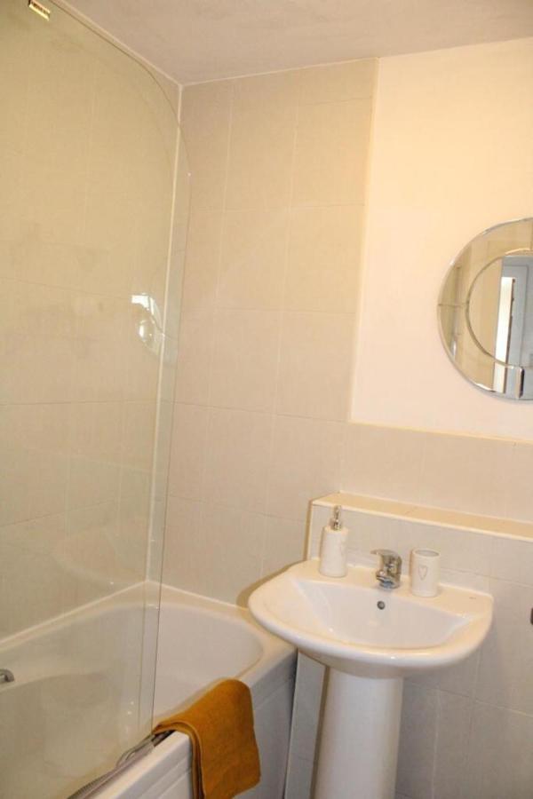 Two Bedroom Apartment, Free Parking, Close To Uclan And Free Wifi Preston  Eksteriør bilde
