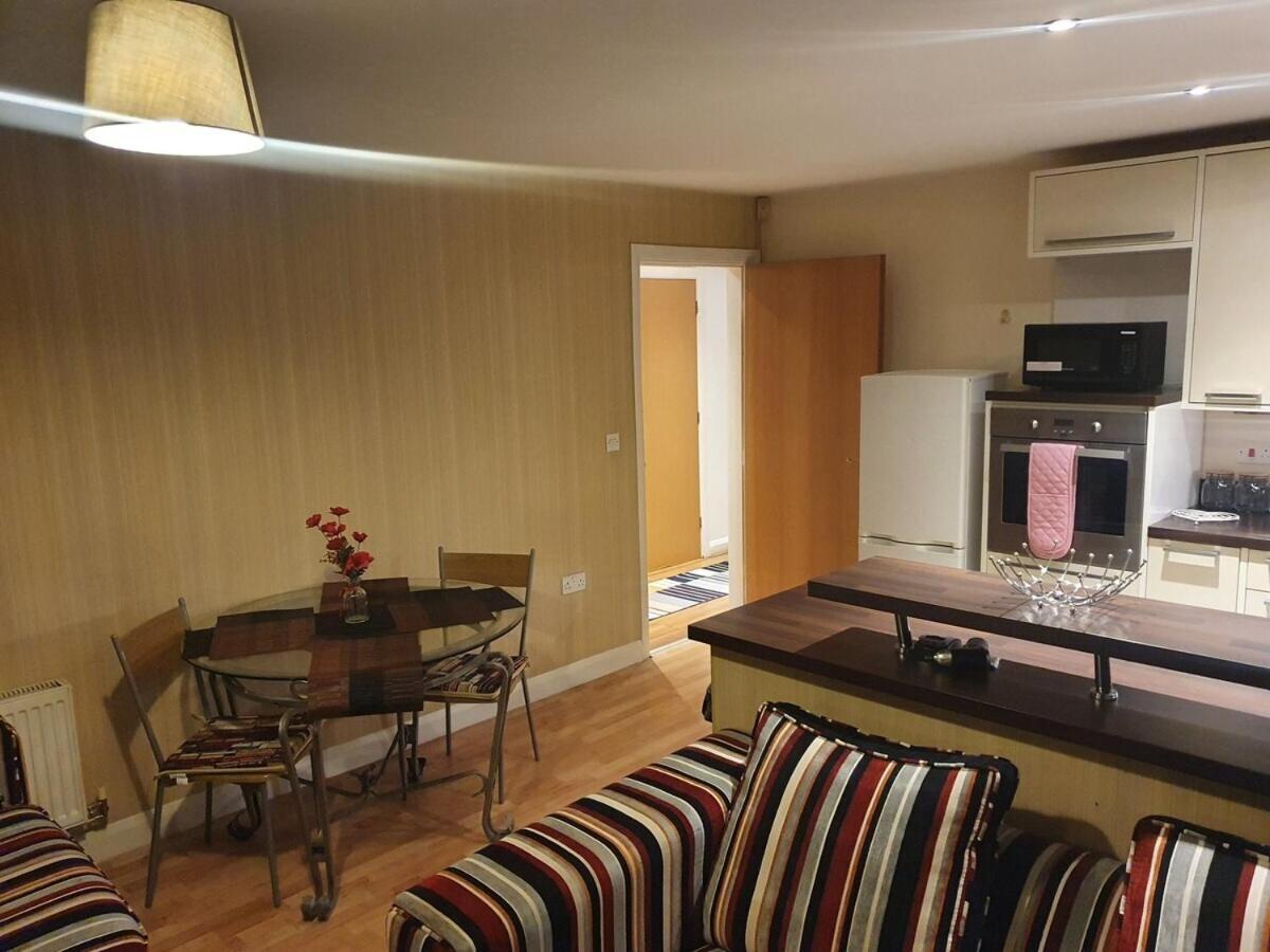 Two Bedroom Apartment, Free Parking, Close To Uclan And Free Wifi Preston  Eksteriør bilde